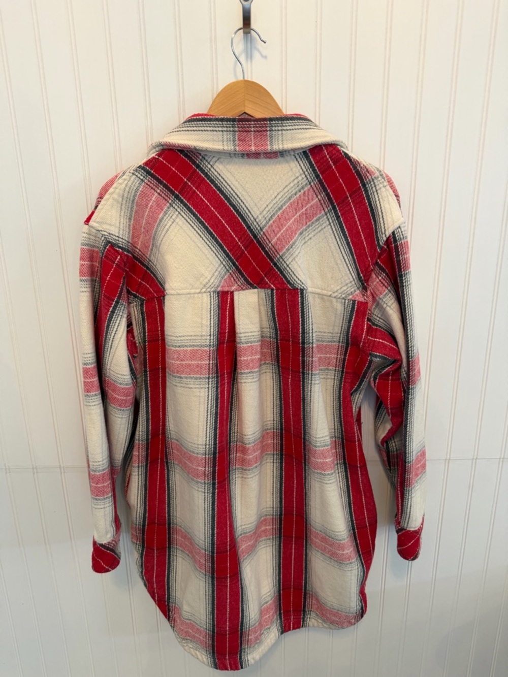 Aerie Red and Cream Plaid Shirt Jacket Size Medium - Picture 4 of 4